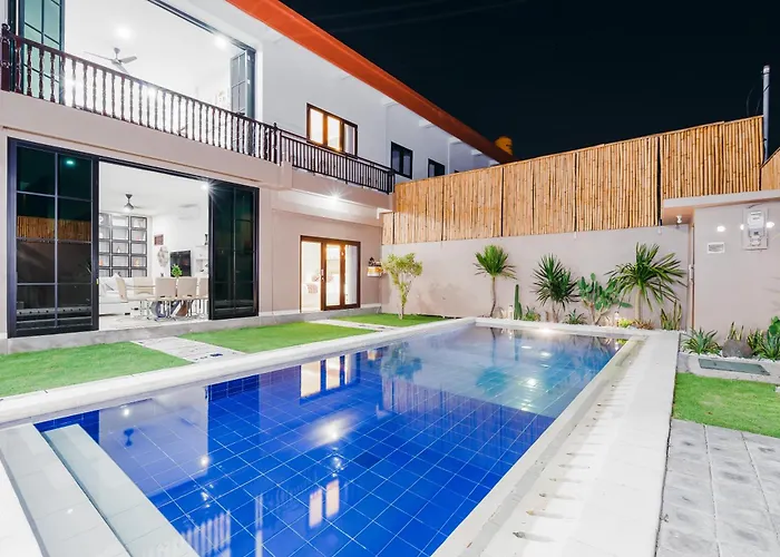 Crystal 4 Bedroom Private Pool * Seminyak
